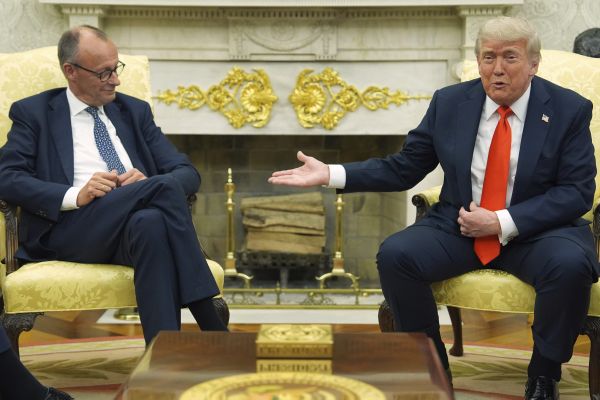 Мерц обсудил с Трампом его план по Украине Мерц обсудил с Трампом его план по Украине