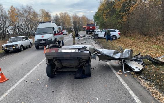 В Золотухинском районе столкнулись две машины, одну из них разорвало на части В Золотухинском районе столкнулись две машины, одну из них разорвало на части