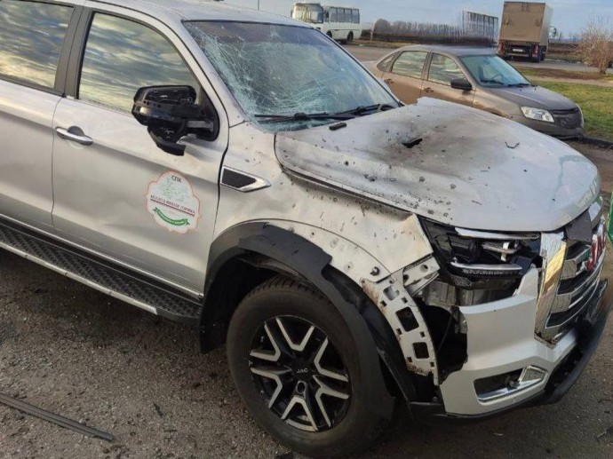 Украинский дрон атаковал машину в Грайворонском округе – ранены три человека Украинский дрон атаковал машину в Грайворонском округе – ранены три человека