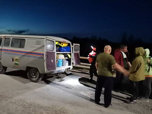 Туристов эвакуировали в Приамурье из-за подъема реки