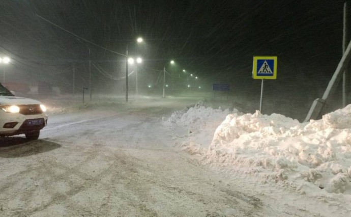 На Сахалине из-за непогоды ограничили движение на двух участках дороги На Сахалине из-за непогоды ограничили движение на двух участках дороги