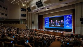Дмитрий Чернышенко: В бюджете 2025 года заложено на 14% больше средств на науку, чем годом ранее