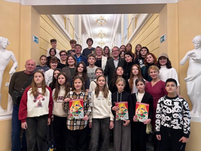 Воспитанники и педагоги Акимовской детской школы искусств приехали в Ярославль Воспитанники и педагоги Акимовской детской школы искусств приехали в Ярославль