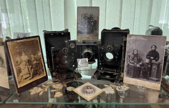 «Зенит», «Чайка» и «ФЭД»: в Белоусовском парке показывают историческую фототехнику