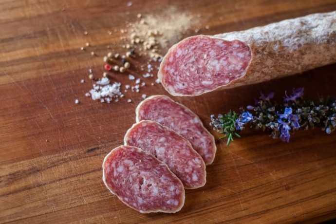 Названы лучшие марки колбасы: там чистое мясо – можно смело брать