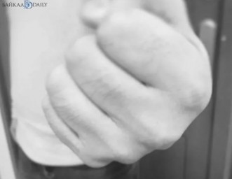 Житель Бурятии едва не убил девушку на улице