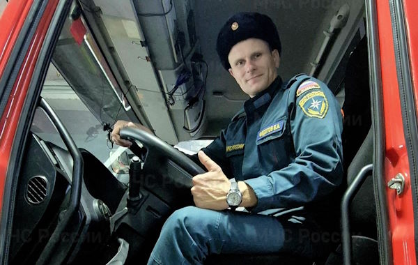 Лучшим водителем пожарного автомобиля в Улан-Удэ стал опытный шофёр Лучшим водителем пожарного автомобиля в Улан-Удэ стал опытный шофёр