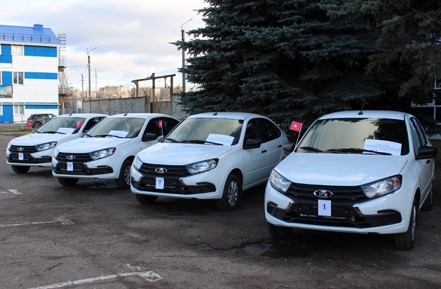 В Мордовии еще 4 спецавтомобиля передано жителям региона, пострадавшим на производстве