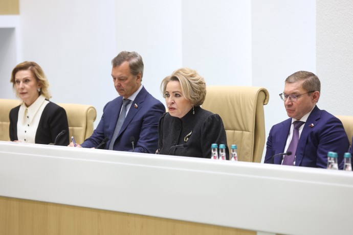 Матвиенко призвала выяснить, почему регионы не пользуются бюджетными кредитами