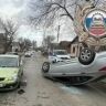 "Хендай" столкнулся с "Киа" и перевернулся. Пострадала водитель