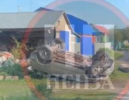 Жесткое ДТП в Пензенской области: внедорожник разрушил гараж и перевернулся