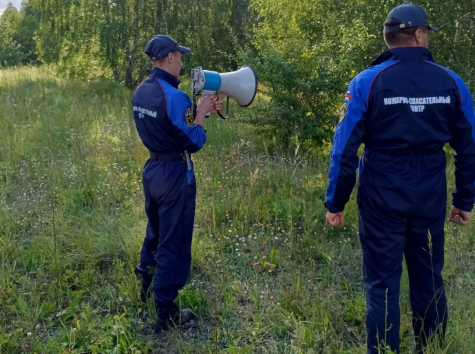 Пензенские спасатели вывели из леса заблудившуюся женщину