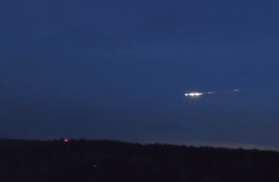 В небе над Москвой заметили яркий светящийся объект