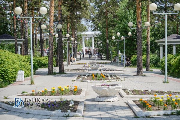 В Улан-Удэ подростки летом работают в парках