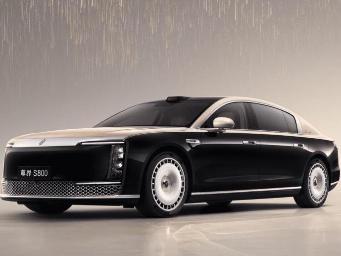 Роскошный электромобиль Huawei в Китае стал популярнее Porsche и Mercedes-Benz