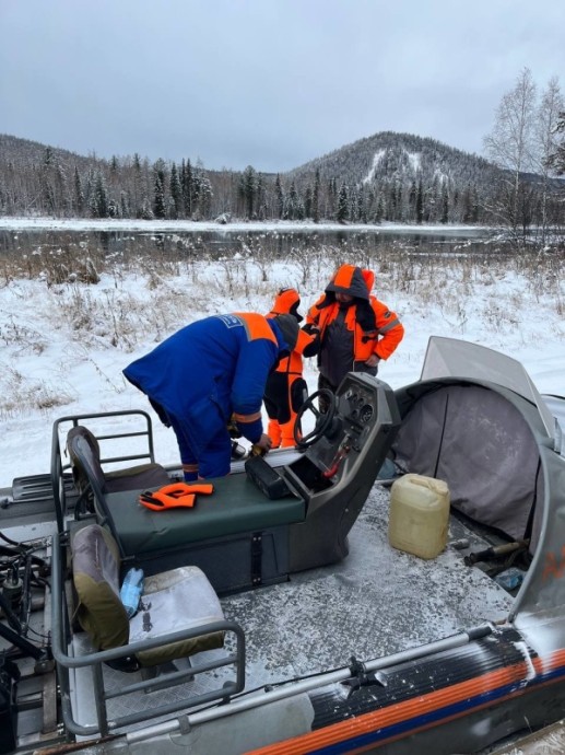 Из тайги в Иркутской области спасли охотника с травмой ноги