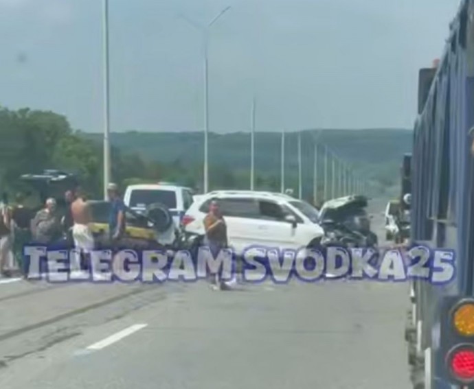 Массовое ДТП парализовало федеральную трассу в Приморье