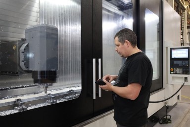 Иркутский авиазавод ввёл в эксплуатацию два новых современных фрезерно-обрабатывающих центра с ЧПУ