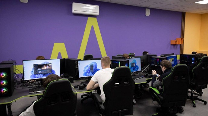 В Новомосковске открылся молодёжный центр «Олимп»