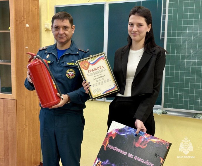 16-летняя тулячка спасла бабушку и дом от пожара благодаря кошке 16-летняя тулячка спасла бабушку и дом от пожара благодаря кошке