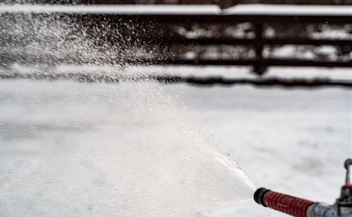 Каток с айс-матами готовится к открытию в парке Южно-Сахалинска Каток с айс-матами готовится к открытию в парке Южно-Сахалинска
