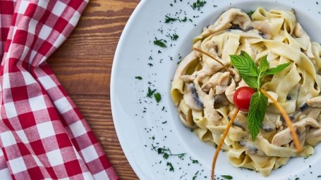 Рецепты пасты: как приготовить карбонару, болоньезе и лазанью пошагово