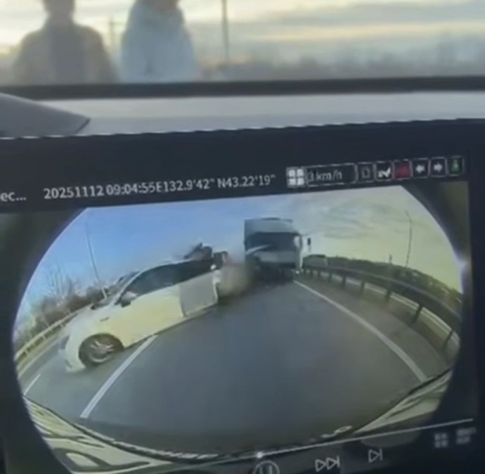 Шокирующая авария парализовала движение под Артёмом Шокирующая авария парализовала движение под Артёмом