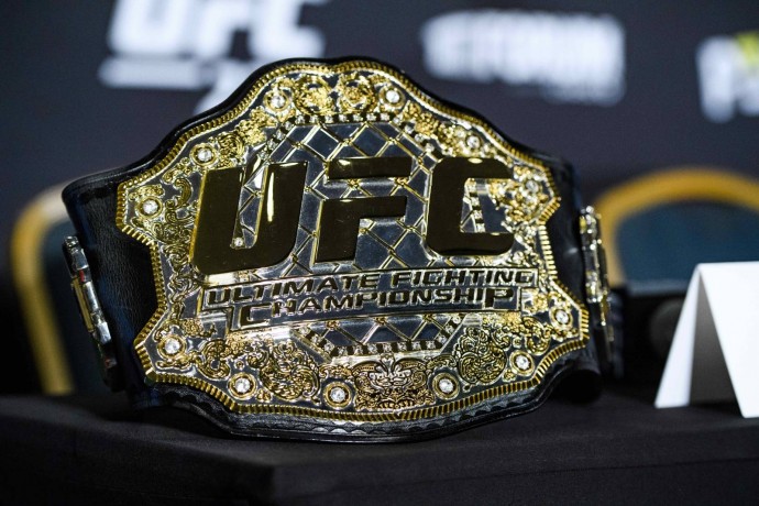 Чемпион UFC хочет нанести Евлоеву первое поражение