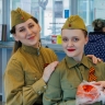 "Я помню, я горжусь": "Златница" выступила на ж\д вокзале Южно-Сахалинска в честь Дня Победы