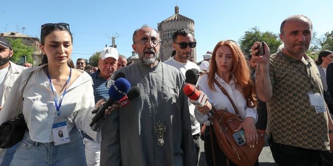 Архиепископ Микаэл — судье: Я буду оправдан, но вы не сможете смотреть в глаза детям