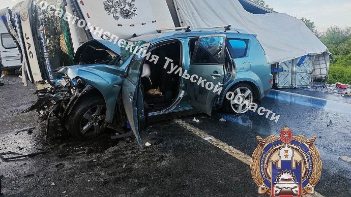 В ДТП на М-4 пострадали водитель и пассажир «Митсубиши»