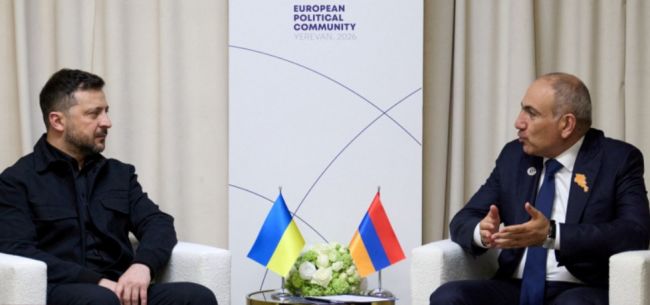Захарова прокомментировала беседу Пашиняна и Зеленского на английском Захарова прокомментировала беседу Пашиняна и Зеленского на английском