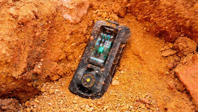 Флагманский смартфон Ulefone с двумя экранами подвергли экстремальным испытаниям на прочность