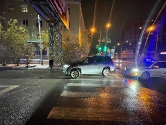 Пешехода госпитализировали после наезда внедорожника в Якутске