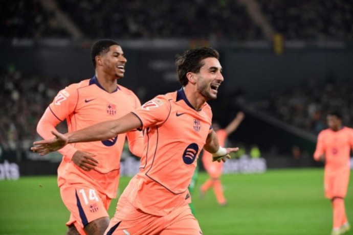 "Барселона" обыграла "Бетис" благодаря хет-трику Феррана Торреса