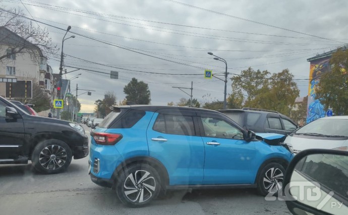 ДТП произошло в центре Южно-Сахалинска ДТП произошло в центре Южно-Сахалинска