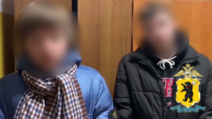 В Ярославле вандалы нарисовали на остановке свастику В Ярославле вандалы нарисовали на остановке свастику