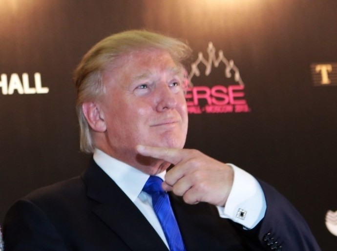 Трамп заявил об усердной работе над мирной сделкой России и Украины - «Новости Дня»