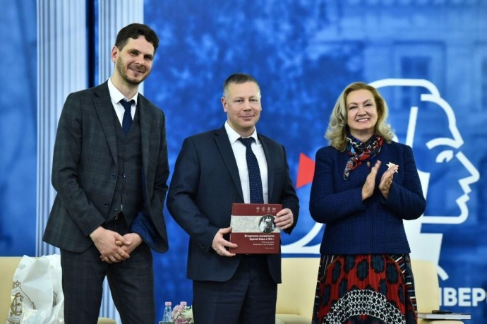 Михаил Евраев принял участие в открытии выставки к 300-летию Российской академии наук Михаил Евраев принял участие в открытии выставки к 300-летию Российской академии наук