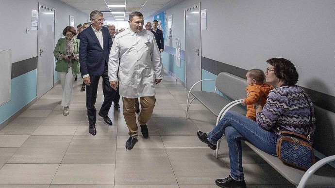 Дмитрий Миляев посетил поликлинику для детей с ментальными расстройствами