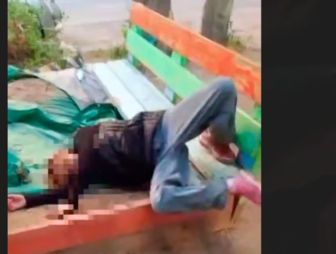 «Она валялась на скамейке, пьяная»: скорую обвинили в отказе помочь подростку