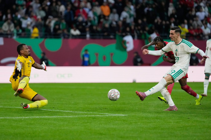 Вратарь сборной Судана потерял сознание во время матча Кубка Африки Вратарь сборной Судана потерял сознание во время матча Кубка Африки