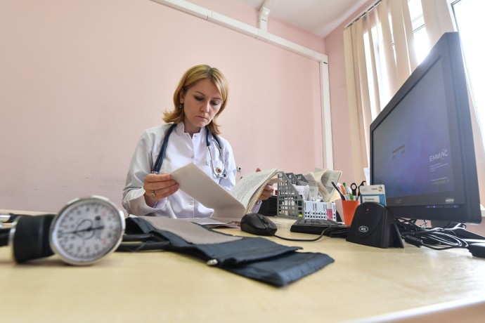 В Минздраве рассказали, как решают проблему дефицита врачей В Минздраве рассказали, как решают проблему дефицита врачей
