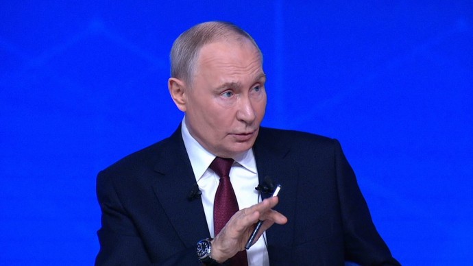 Владимир Путин посоветовал покупать российские автомобили