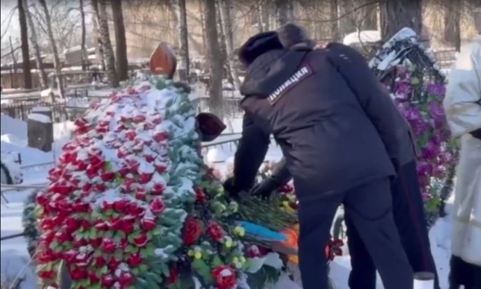 Погиб при задержании: в Ярославле почтили память сотрудника полиции Анатолия Тутынина