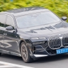 Rolls-Royce нервно курит в стороне: BMW показал седан, который не боится ни пуль, ни взрывов