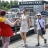 Питьевую воду продолжают раздавать в московском транспорте из-за жары