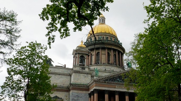 В Северной столице 31 мая будет дождливо и облачно, а воздух прогреется до +17 градусов