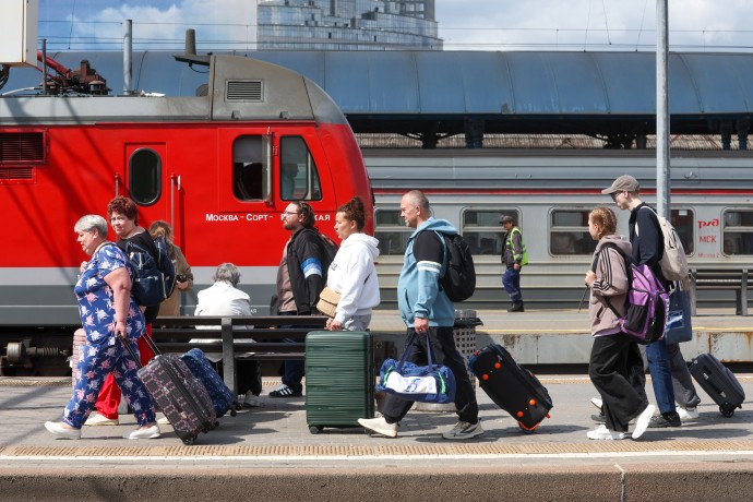 Турпоток по России в 2025 году может достичь 98 млн поездок