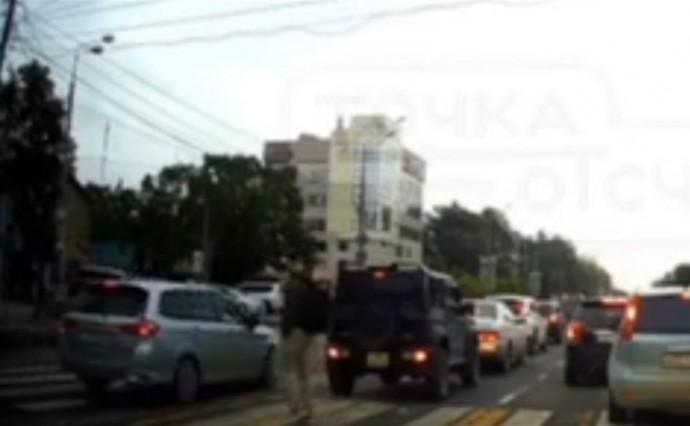 В Южно-Сахалинске водитель нарушил сразу несколько правил дорожного движения